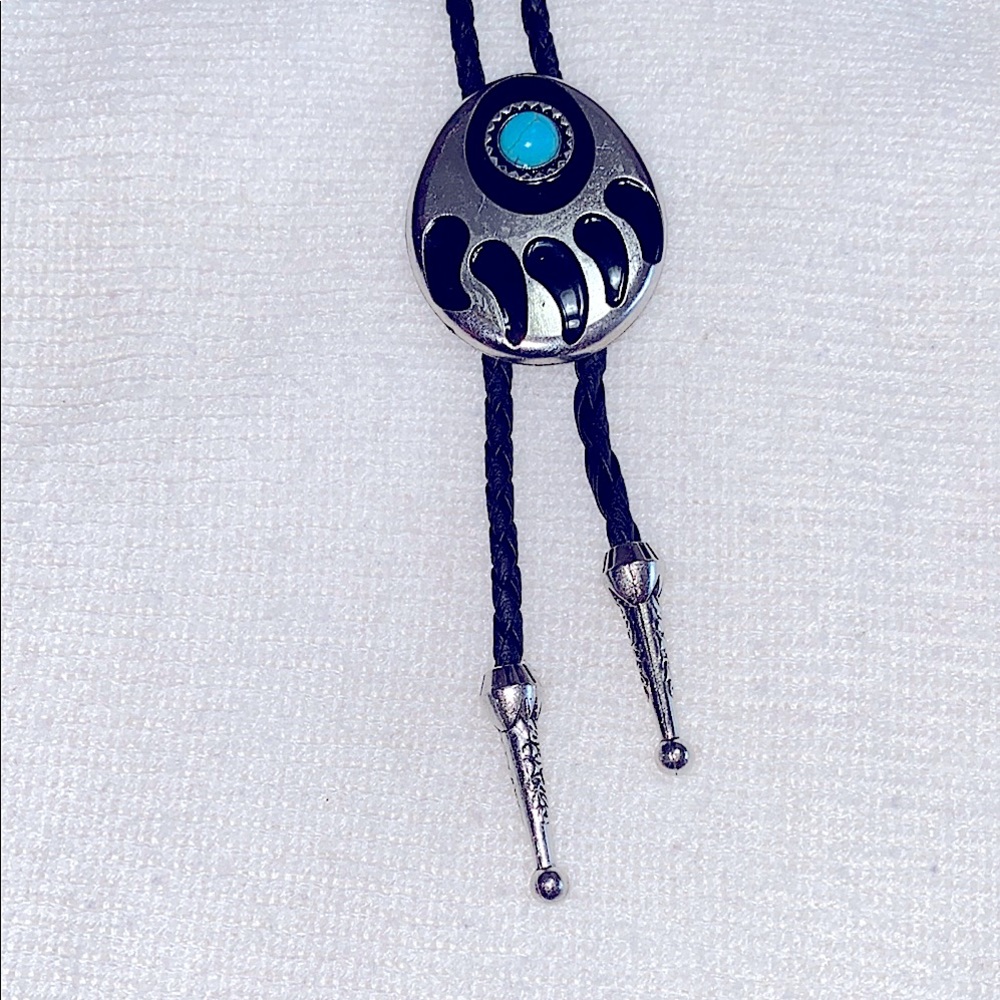 New NWOT Bear Claw Black Cord Synthetic Turquoise Western Theme Bolo Tie